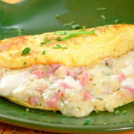 OMELETE DE PRESUNTO E QUEIJO