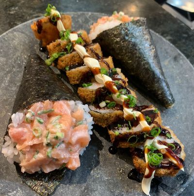 2 TEMAKI 8UN HOT ROLL PHILADELFIA