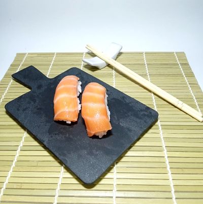 Nigiri salmão