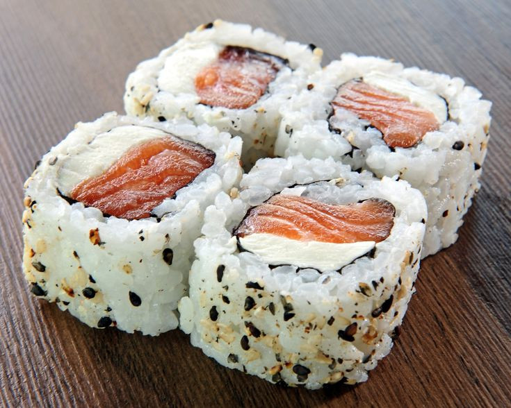 Uramaki Salmão