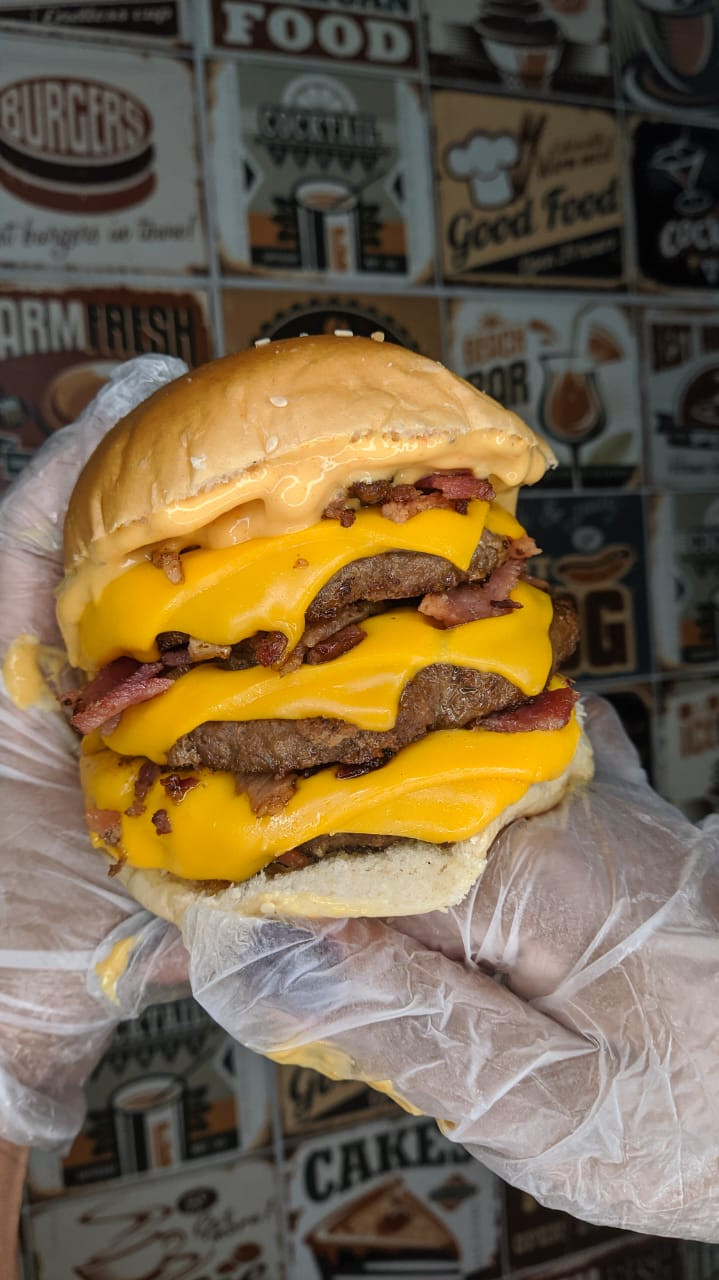 Triplo cheddar com Bacon 