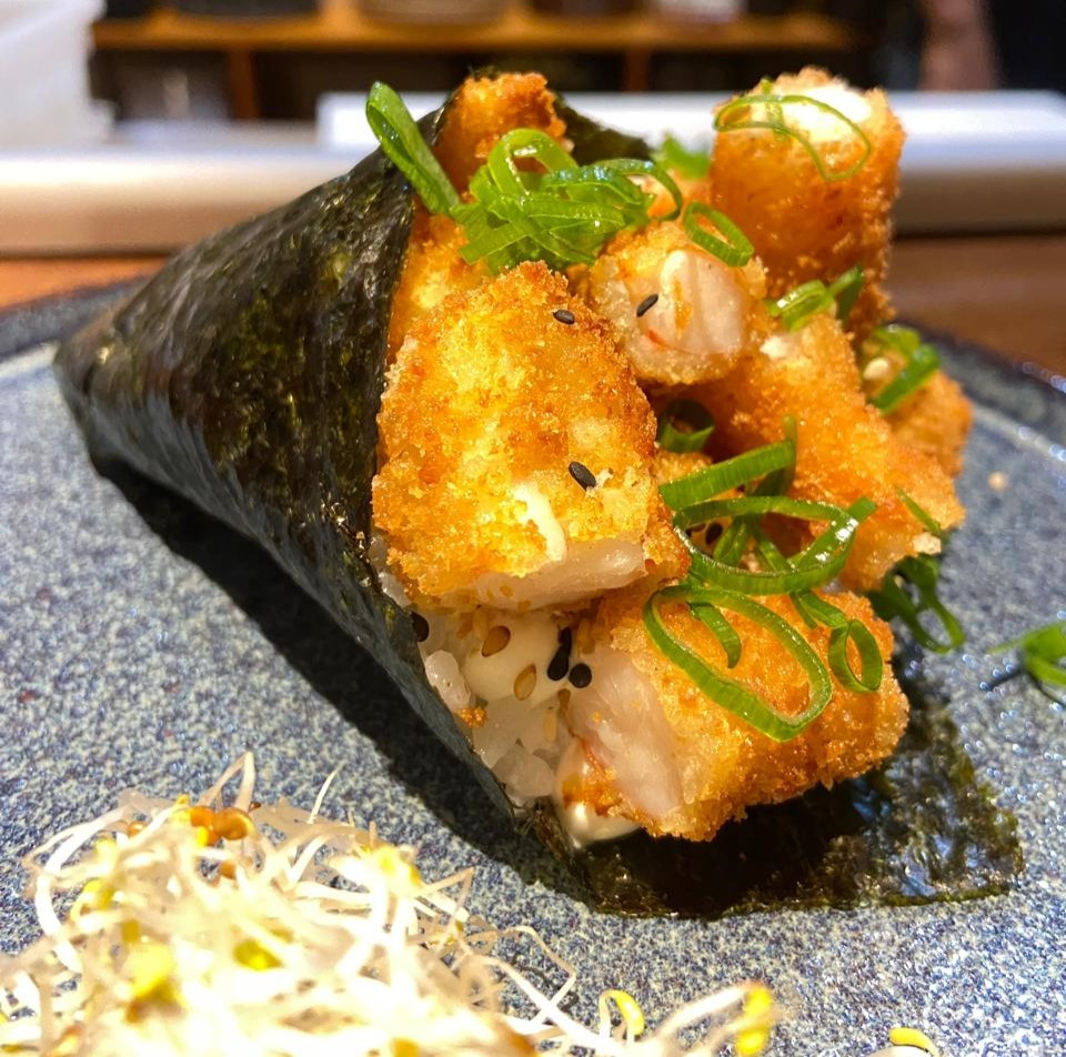 TEMAKI CAMARAO ROSA EMPANADO
