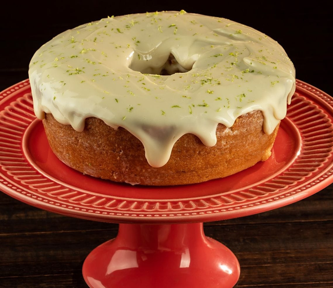 Bolo de limao com mousse 24cm