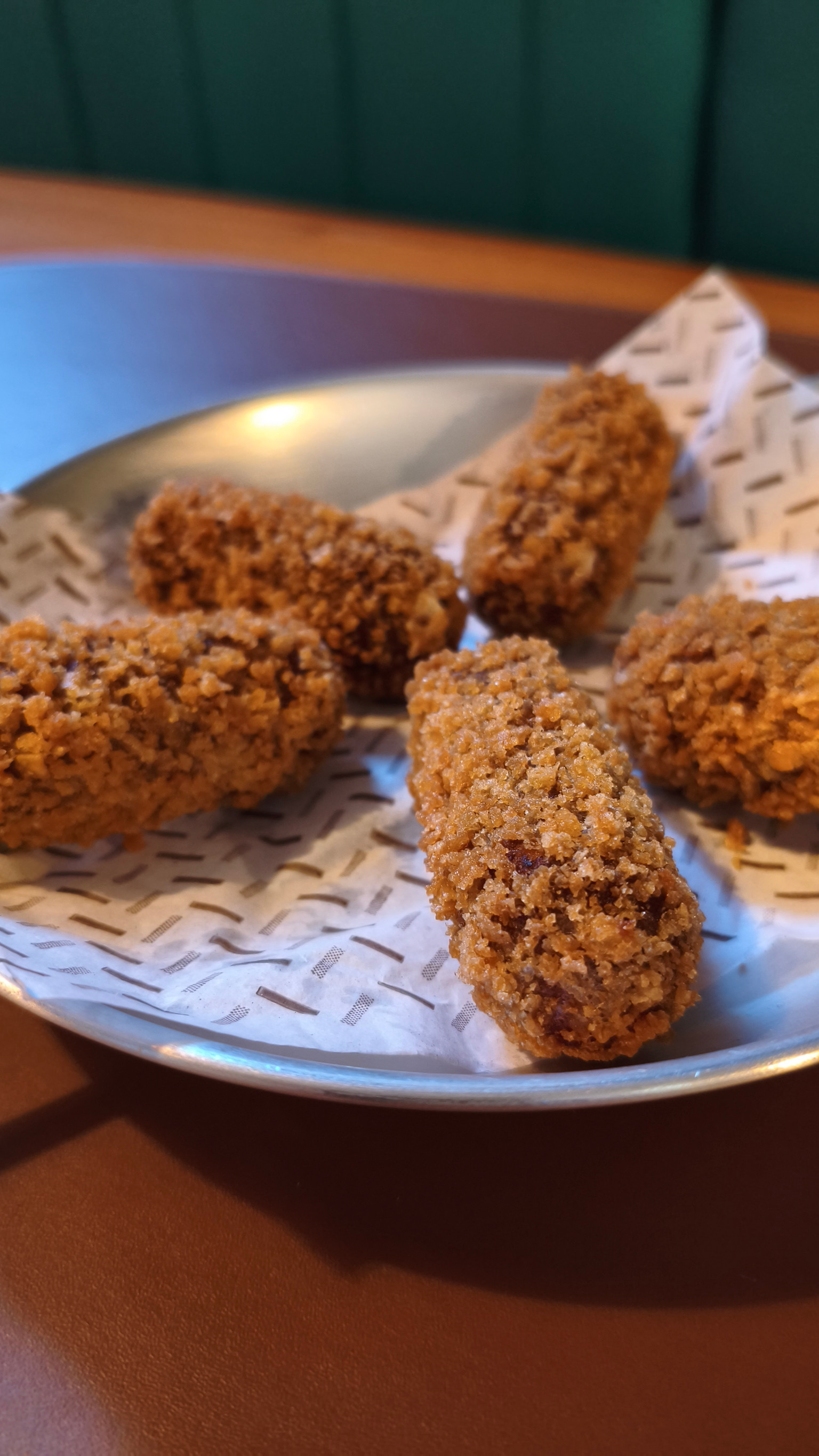 Bolinho de costela com queijo minas