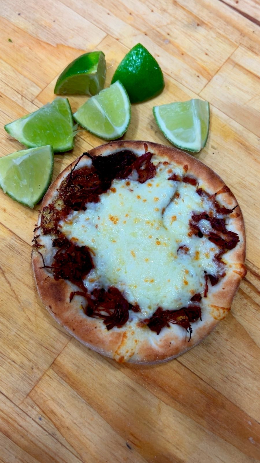 ESFIHA CARNE SECA C/ MUSSARELA