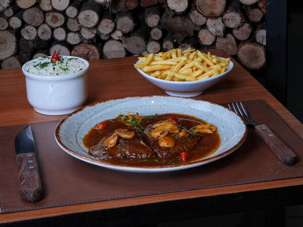 Escalope ao molho madeira