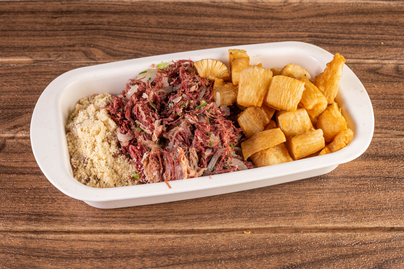CARNE SECA COM AIPIM E FAROFA