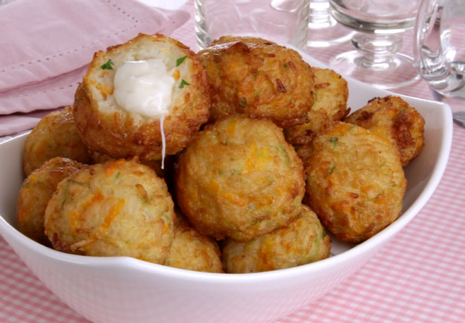 BOLINHO DE ARROZ C QUEIJO