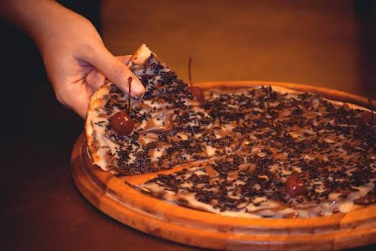 CHOCOLATE COM MUSSARELA 