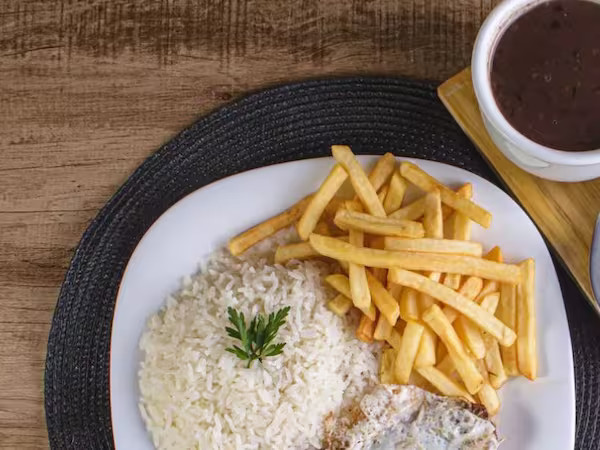 A la minuta pequena de carne à milanesa