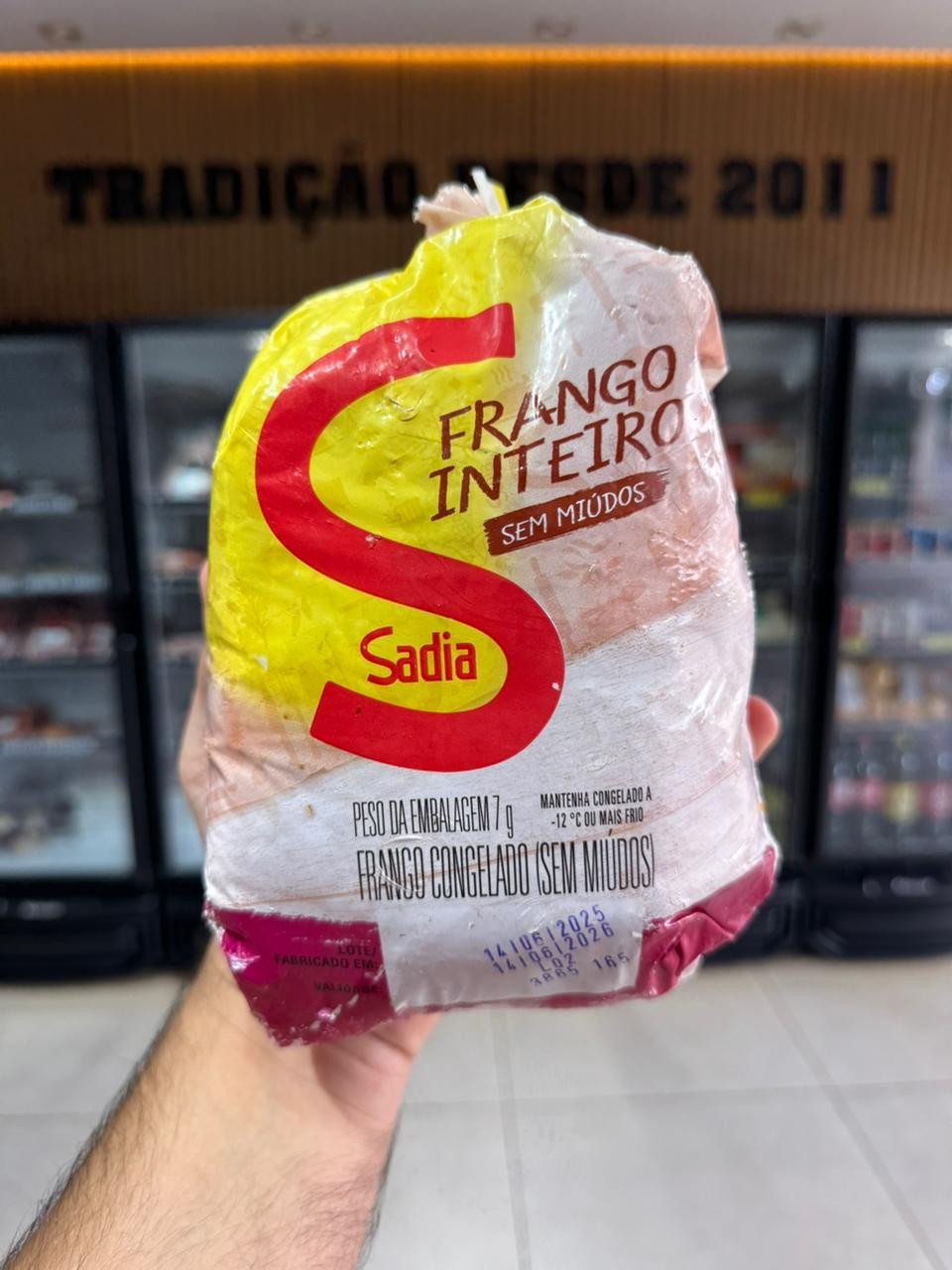 FRANGO INTEIRO CONGELADO SADIA (KG)
