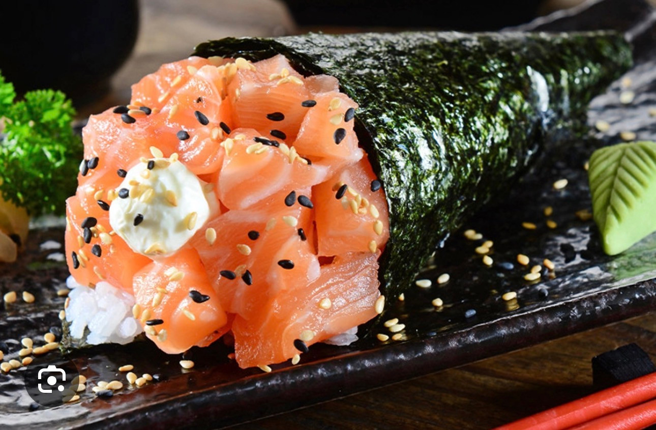 Temaki salmão em cubos 
