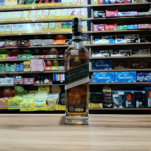 JOHNNIE WALKER GREEN LABEL 750ML