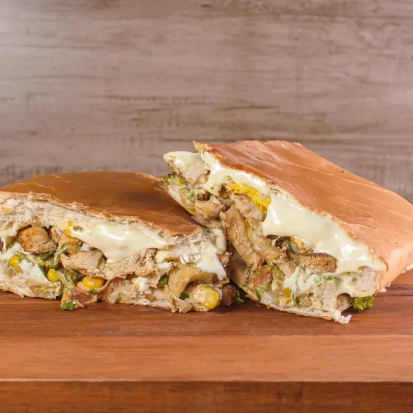 Xis frango com Catupiry (meio)