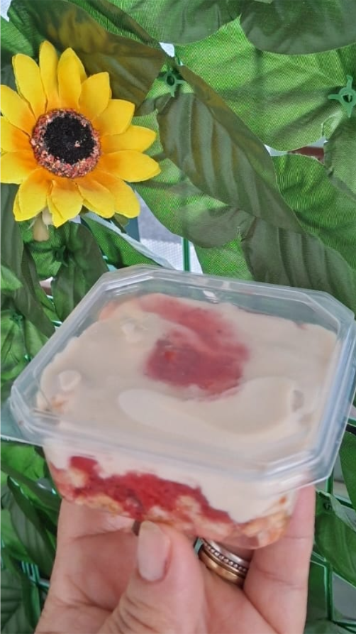 TORTA MORANGO C/ NINHO (TRADICIONAL) 150 ML Congelado.