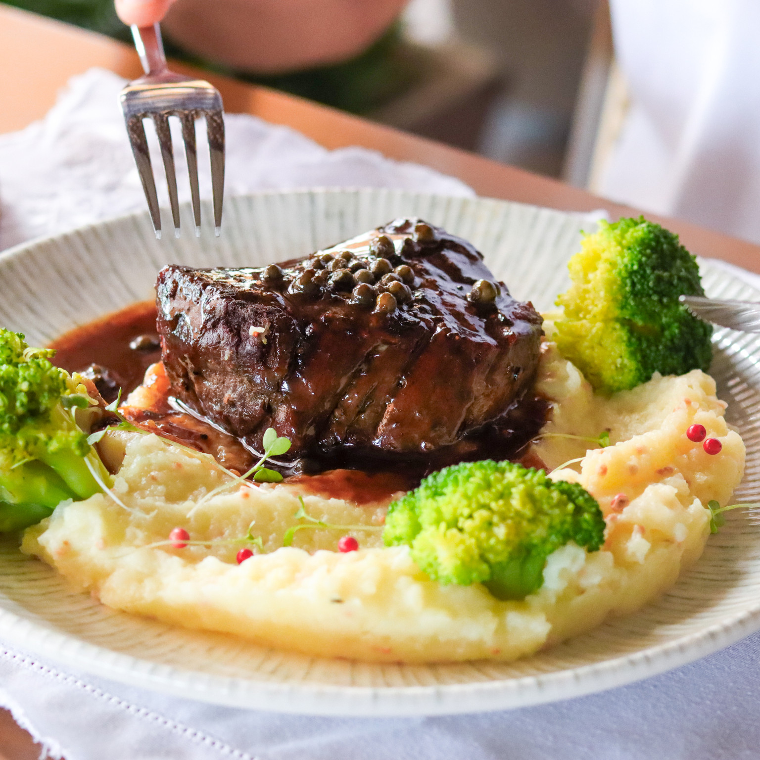 STEAK AU POIVRE