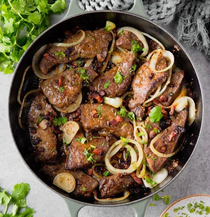 ( P ) BIFE DE  FÍGADO ACEBOLADO 