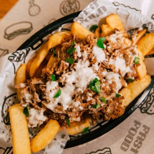 FRITAS C/PULLED PORK E SOUR CREAM