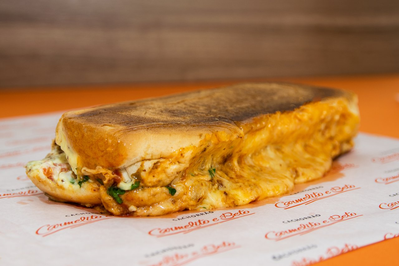 CACHORRO QUENTE DE BIFE