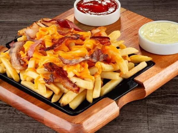 Porção de Batata Frita c/ Cheddar e Bacon