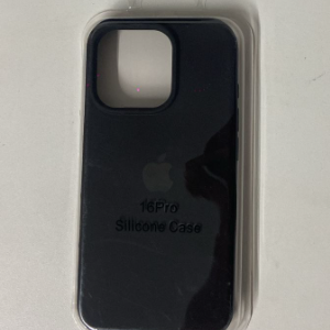 CAPA PRETO IPHONE 16 PRO SILICONE CASE