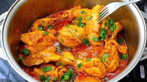 FRANGO AO MOLHO  