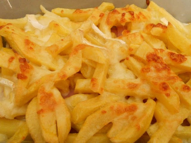 BATATA FRITA SÓ COM QUEIJO
