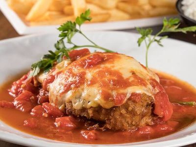 Parmegianas com arroz e fritas