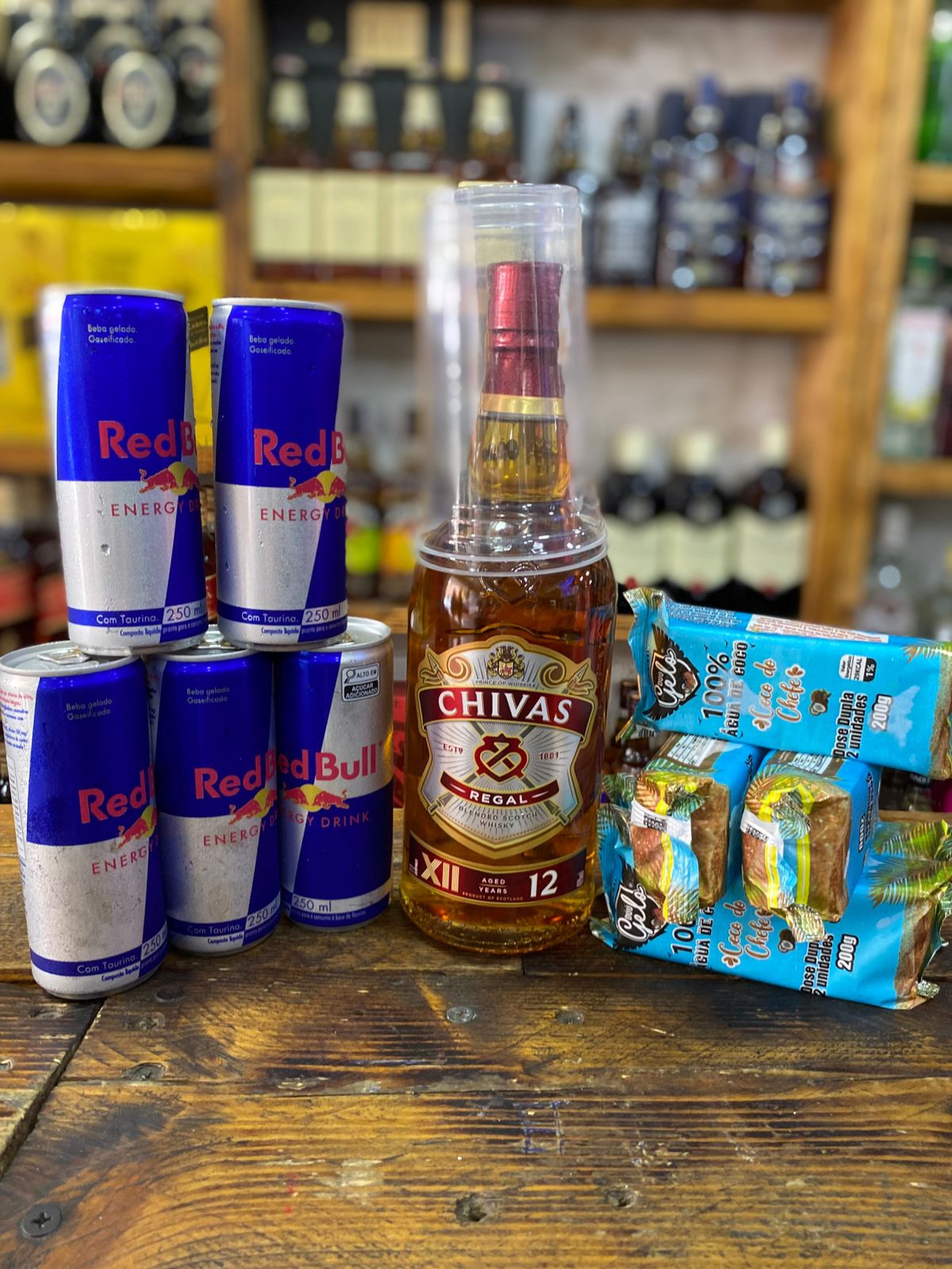 Combo Chivas 12 anos 1LT+5 Red Bull+5 Sache