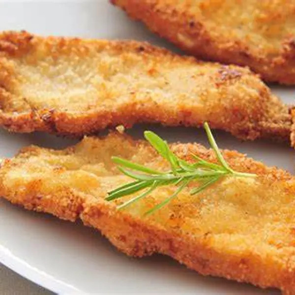 FILE DE FRANGO A MILANESA