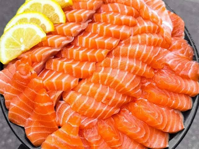 NIGUIRI SALMAO