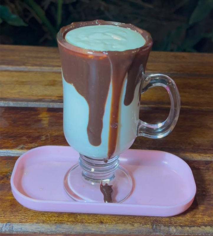 Ninho Quente com Chantilly