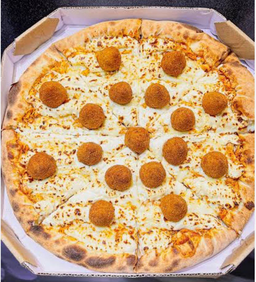 PIZZA DE COXINHA GIGANTE + REFRIGERANTE