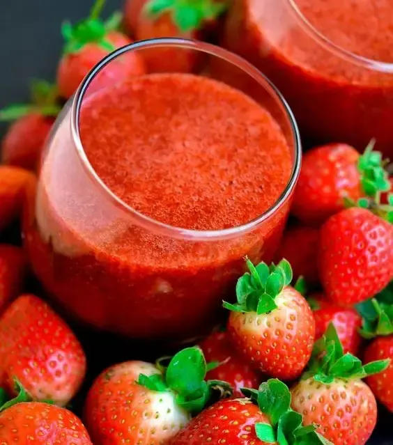 TAÇA SUCO DE MORANGO 450 ML