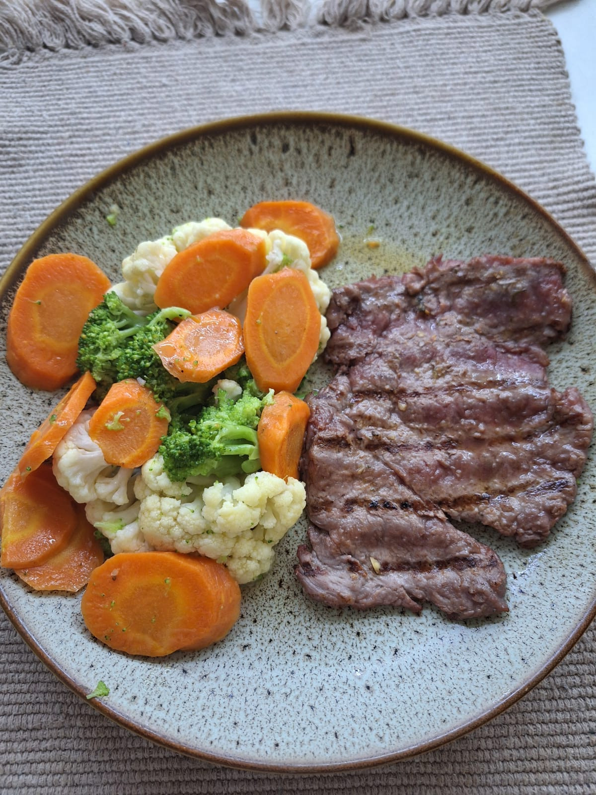 FILET MIGNON C/ LEGUMES