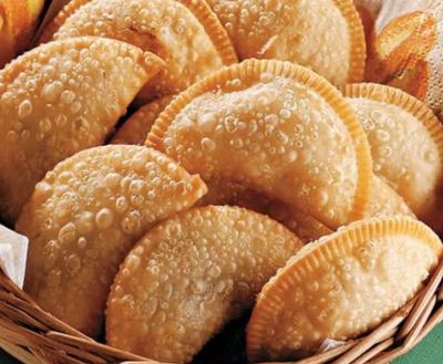 MINI PASTEL POLVO COM QUEIJO
