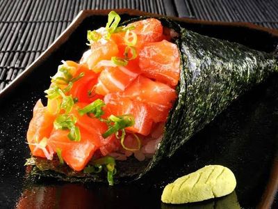 TEMAKI SALMAO CUBOS