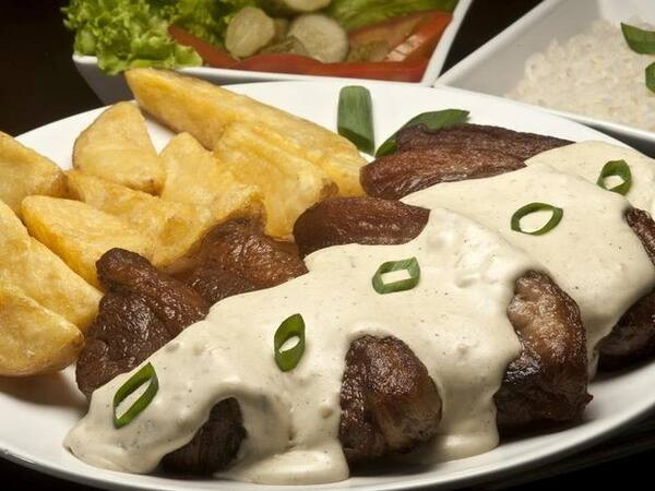 Alaminuta de picanha ao molho gorgonzola