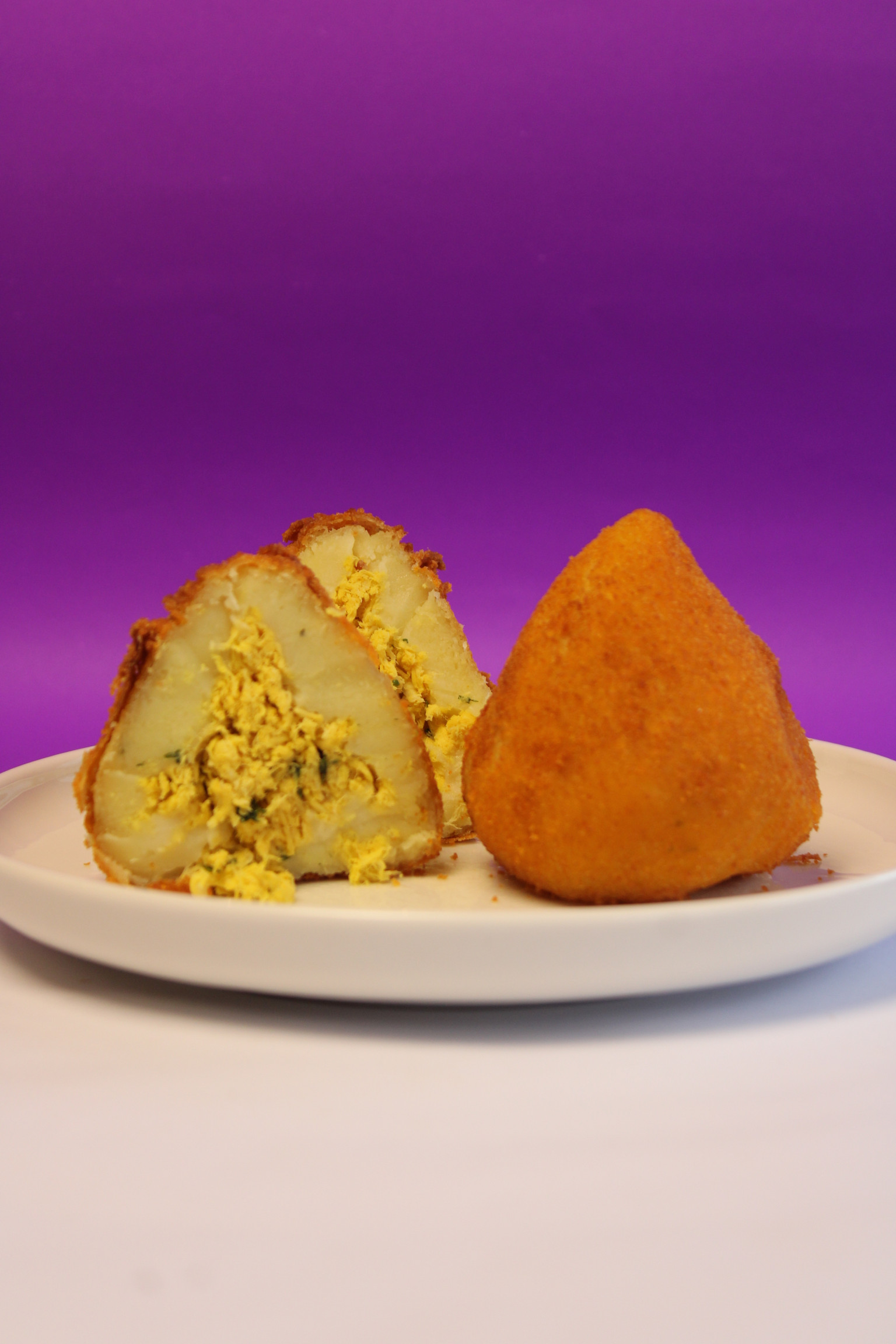 COXINHA DE FRANGO COM CATUPIRY