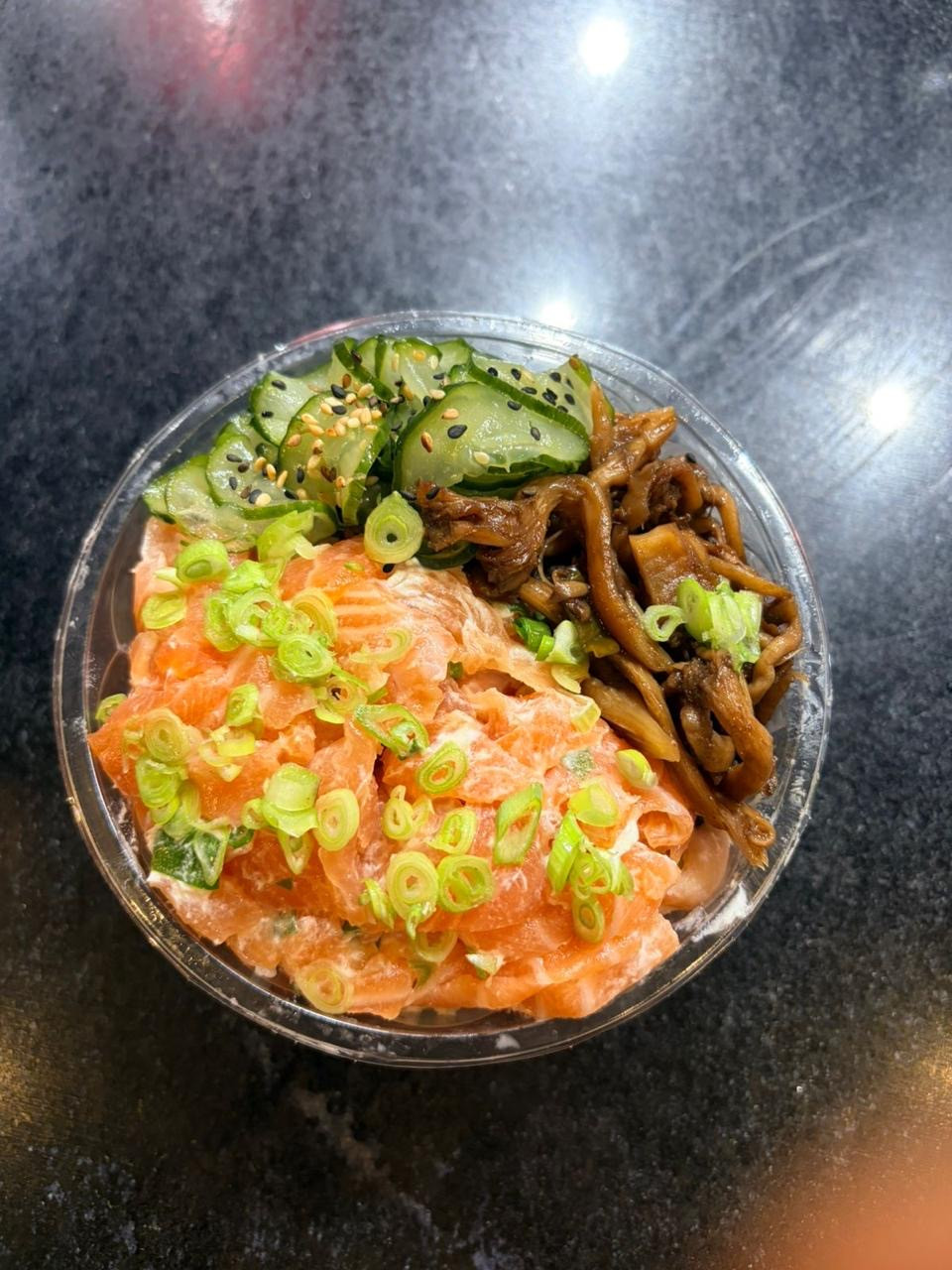 Poke de salmão 