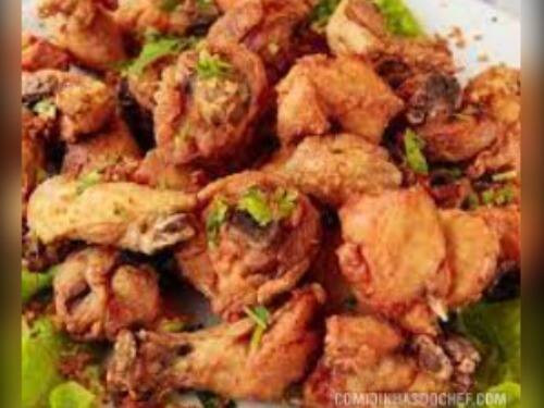 Porção de Frango a Passarinho