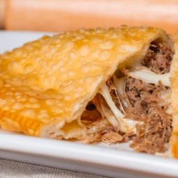 PASTEL DE CARNE SECA COM MUSSARELA