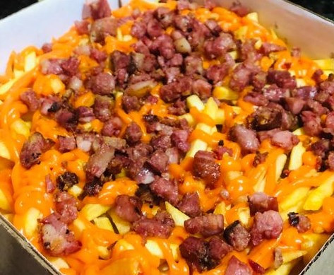 BATATA FRITA C/ CHEDDAR E BACON - PEQUENA