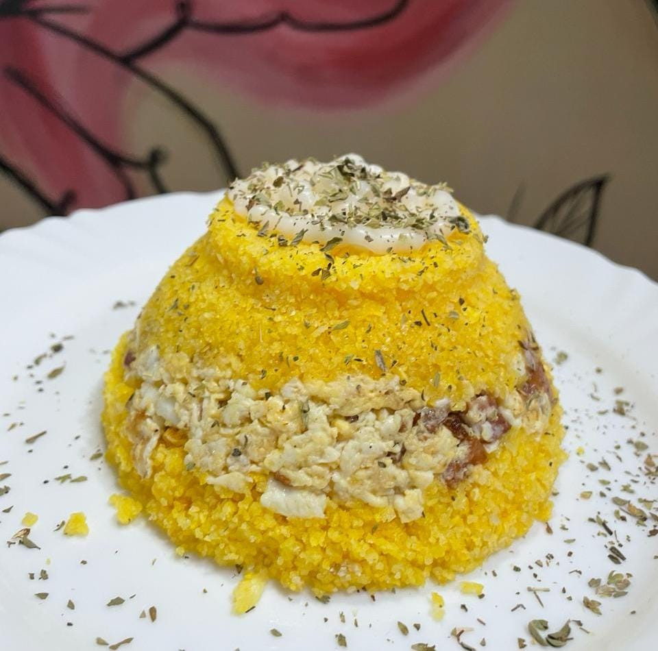Cuscuz Americano - Ovos e Bacon