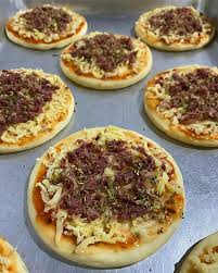 MINI PIZZA CARNE DE SOL