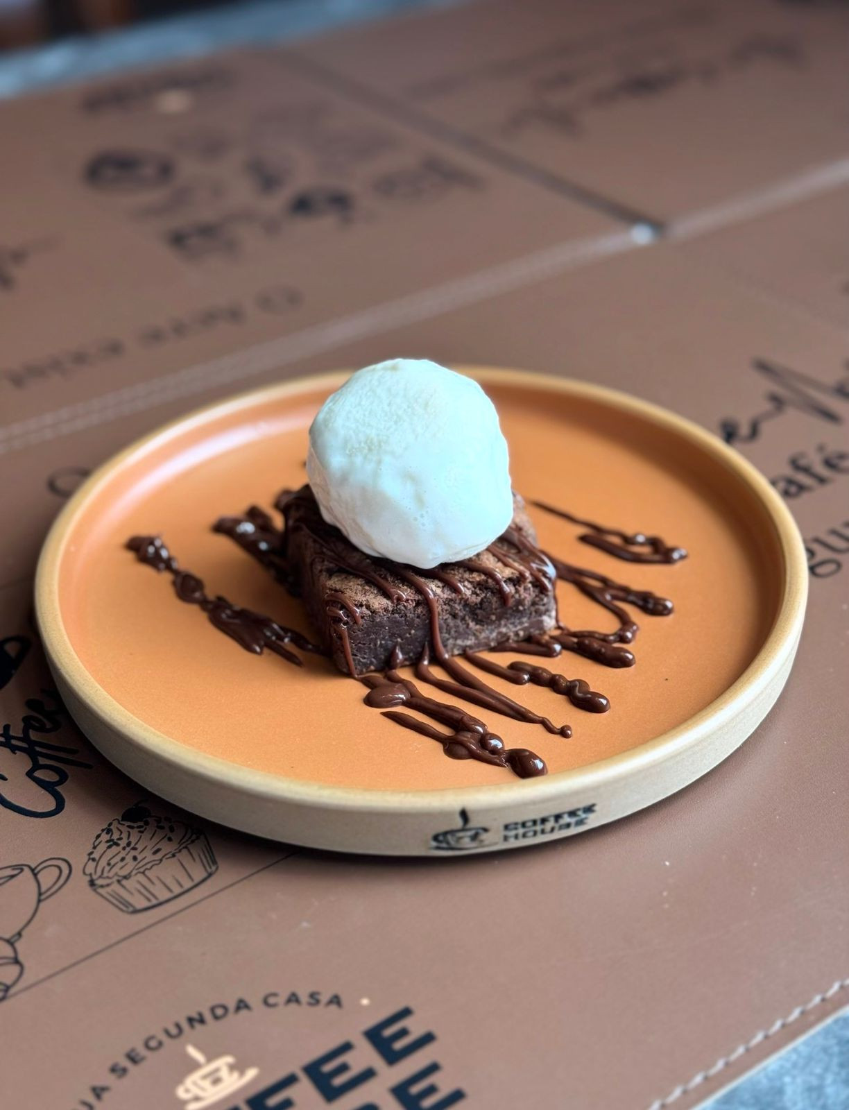 BROWNIE COM SORVETE DE CUPUACU