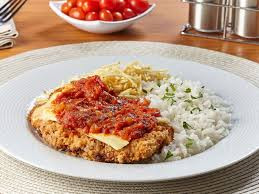 PARMEGIANA DE FRANGO