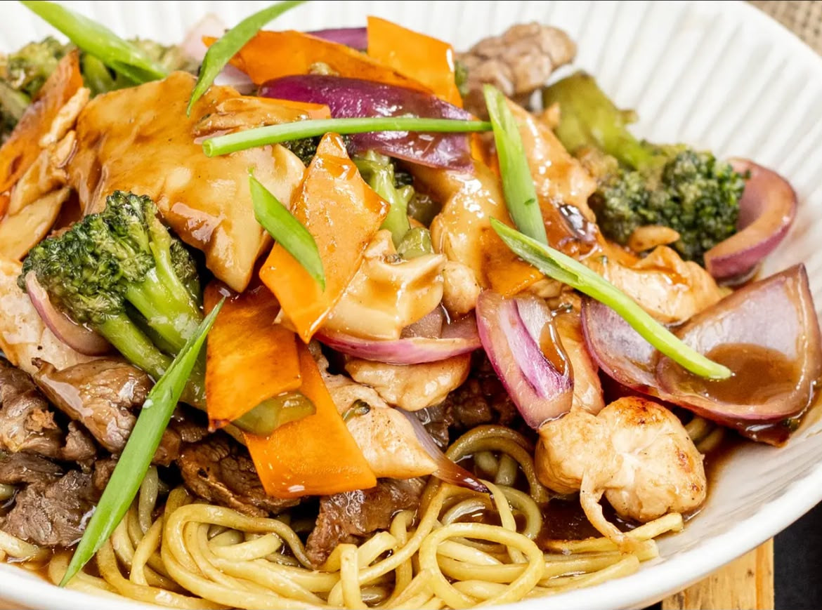 YAKISOBA GRILL FRANGO