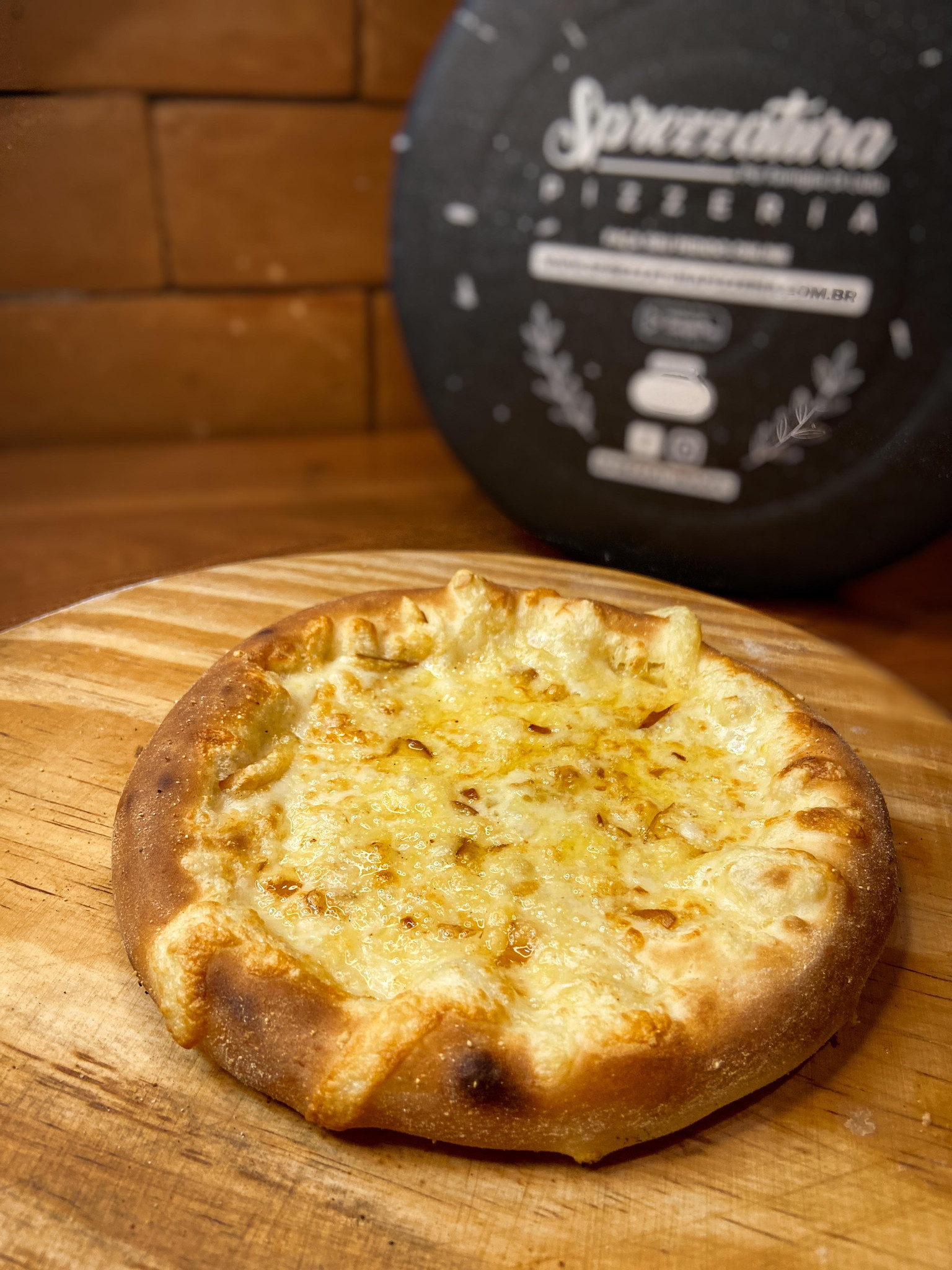 Esfiha de Provolone
