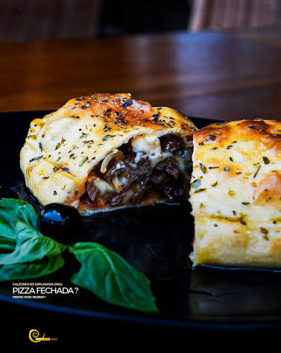 CALZONE PICANHA AO MOLHO BARBECUE